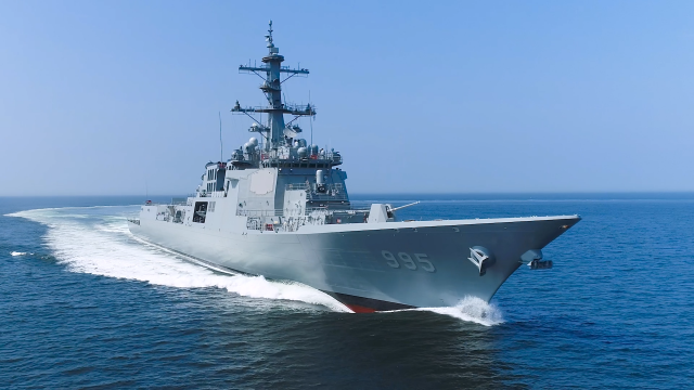 HD현대중공업이 건조해 2024년 말 해군에 인도 예정인 차세대 이지스 구축함(KDX-III Batch-II) 1번함 ‘정조대왕함’의 시운전
