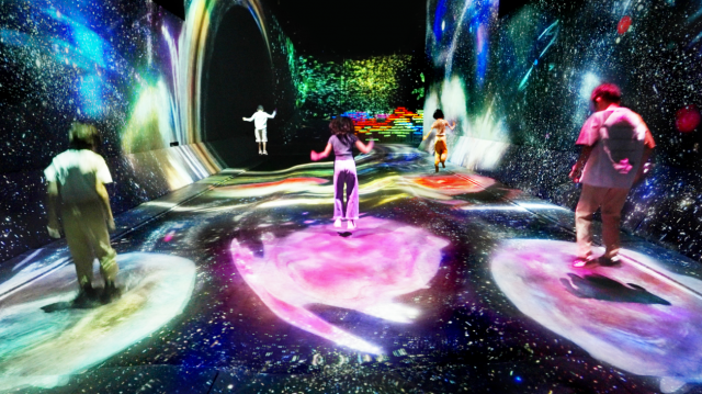 In early 2025, teamLab Planets will expand significantly with the addition of “Athletics Forest,” “Future Park,” and “Catching and Collecting Forest”. (teamLab, Reference image of “Athletics Forest” / Photo: teamLab)