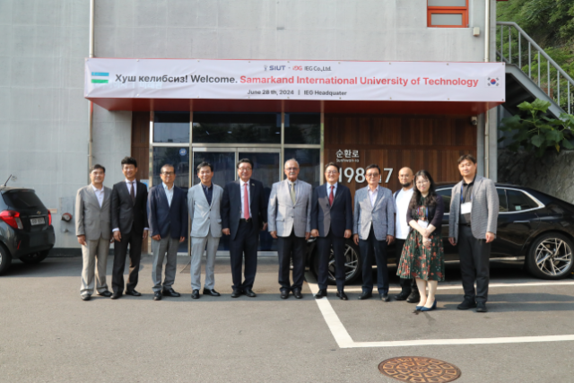 SUIT 유세프 압둘라에브 총장 일행과 우즈베키스탄 교육 관계자들이 아이지 본사를 방문했다