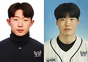 사이버한국외대 야구부 홍대인(왼쪽), 도재현 선수가 2025 KBO 신인 드래프트를 통해 SSG 랜더스에 지명됐다