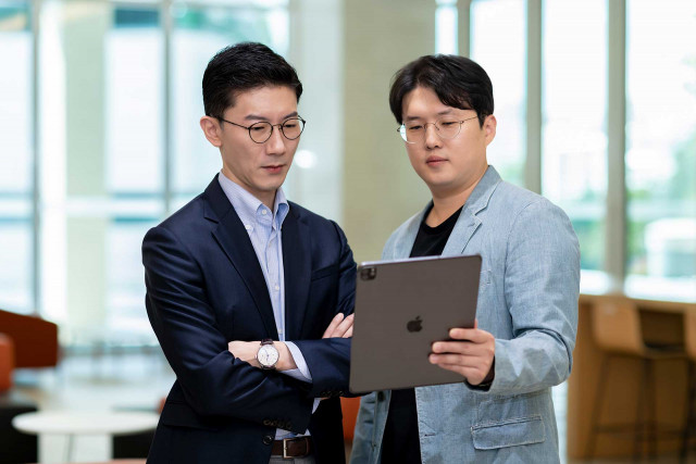 탈로스(TALOS Corp) 김택균 대표(오른쪽)와 주진덕 이사