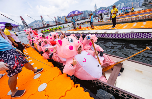 The colourful Fancy Dress Competition with teams dressing up as different characters in the race always create a fun-filled ambience. (Photo: Hong Kong Tourism Board)