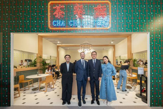 Mr Dane Cheng, HKTB Executive Director (second from right), Mr Noah Horowitz, CEO, Art Basel (second from left), Ms Angelle Siyang-Le, Director of Art Basel Hong Kong (rightmost), and Clément Delépine, Director of Art Basel Paris (leftmost) (Courtesy Hong Kong Tourism Board)