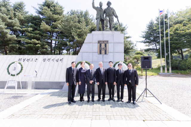 7월 3일 하랄드 링크 비그림그룹 회장과 대표단이 경기도 포천시 영북면에 위치한 ‘태국군 참전 기념비’를 찾아 헌화했다